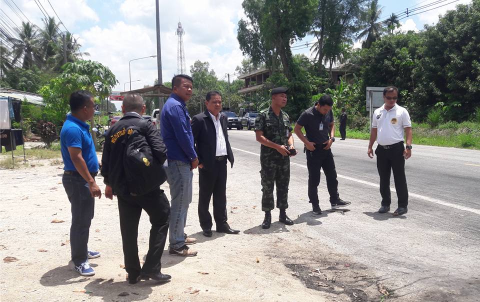 ลงพื้นที่ตรวจสอบที่เกิดเหตุกรณีคนร้ายเผาเสาส่งสัญญาณโทรศัพท์และเผายางรถยนต์เพื่อสร้างสถานการณ์