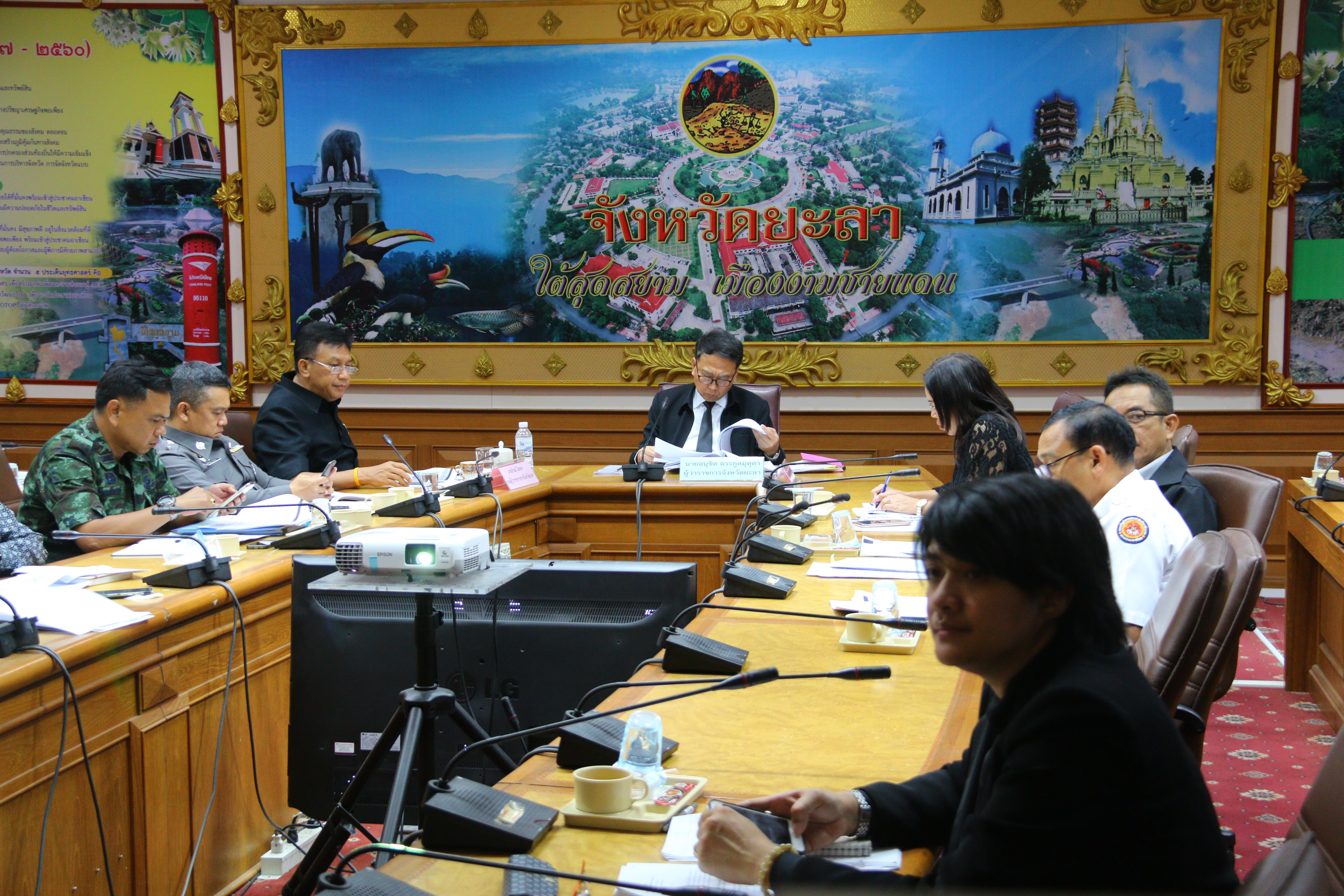 ร่วมประชุมกับศูนย์อำนวยการและประสานงานการจัดพิธีถวายดอกไม้จันทน์ผ่านระบบวีดิทัศน์ทางไกล