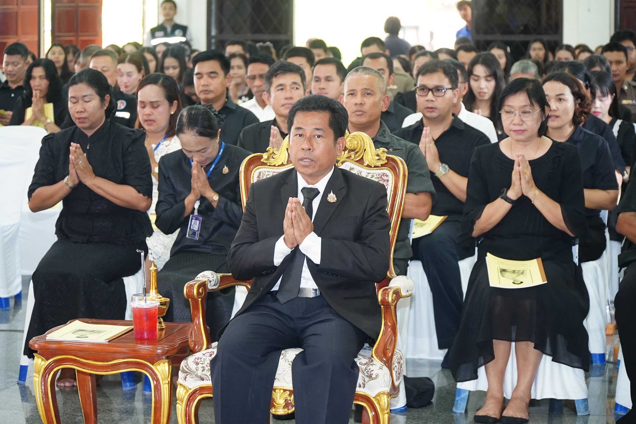 รองผู้ว่าฯยะลา นำพุทธศาสนิกชน สวดพระพุทธมนต์และเจริญจิตตภาวนาอุทิศถวายแด่ สมเด็จพระนางเจ้าสิริกิติ์ พระบรมราชินีนาถ พระบรมราชชนนีพันปีหลวง ณ วัดดิตถมงคล (วัดท่าสาป) อ.เมือง จ.ยะลา