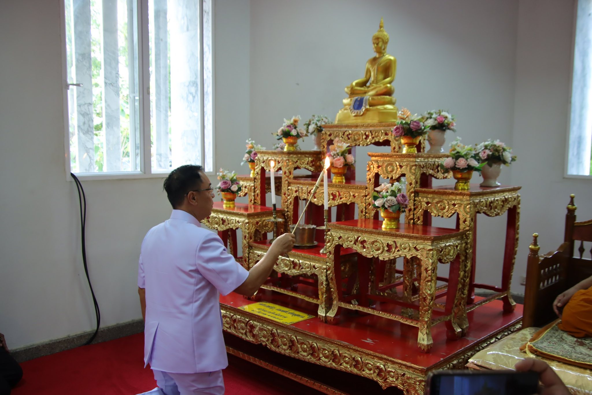 วันพระใหญ่ วิสาขบูชา รองผู้ว่าฯยะลา นำชาวพุทธ ทำบุญตักบาตรวันวิสาขบูชา ที่วัดเมืองยะลา พระอารามหลวง คึกคัก