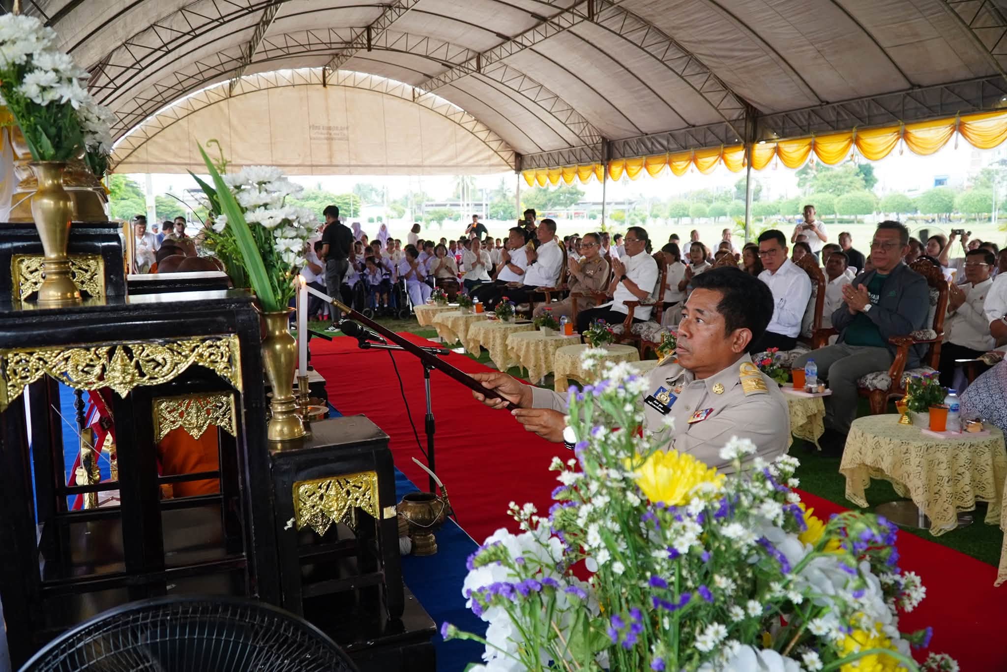 บุญพรรษา รองผู้ว่าฯยะลา นำชาวพุทธหล่อเทียน สืบสานประเพณีวันเข้าพรรษา ก่อนจัดขบวนแห่ถวาย 17 วัดรอบเมือง 22 ก.ค. นี้