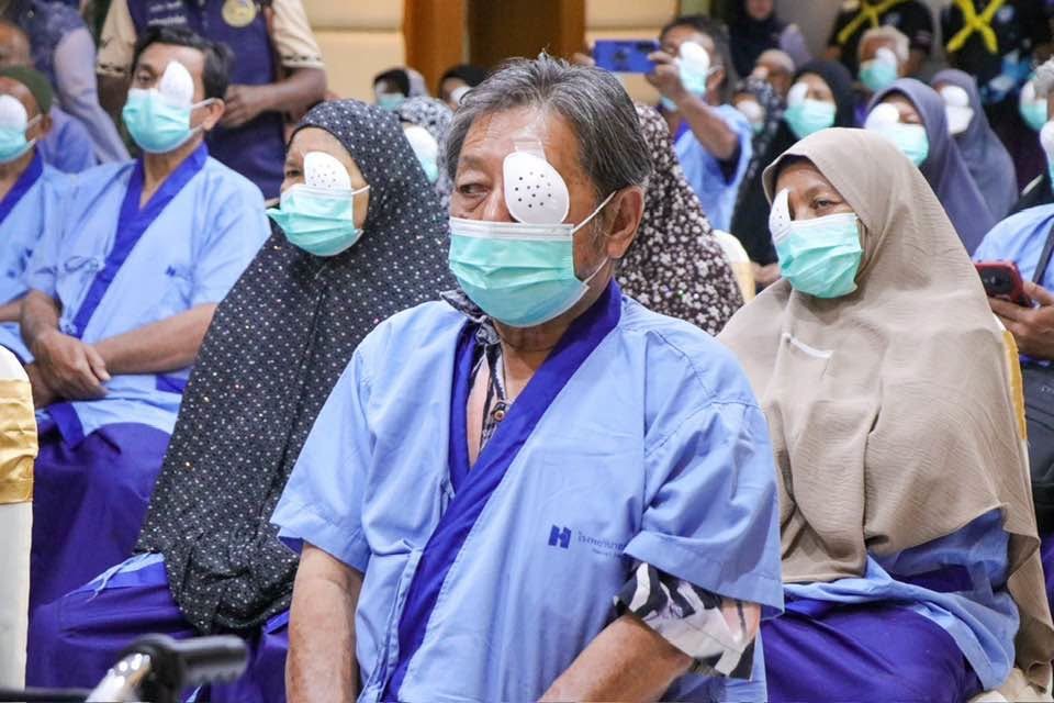 โครงการ “แสงแห่งความหวัง” รักษาตาต้อกระจกให้ประชาชน 190 ราย คืนคุณภาพชีวิตสู่ประชาชน เฉลิมพระเกียรติพระบาทสมเด็จพระเจ้าอยู่หัว และสมเด็จพระนางเจ้าฯ พระบรมราชินี