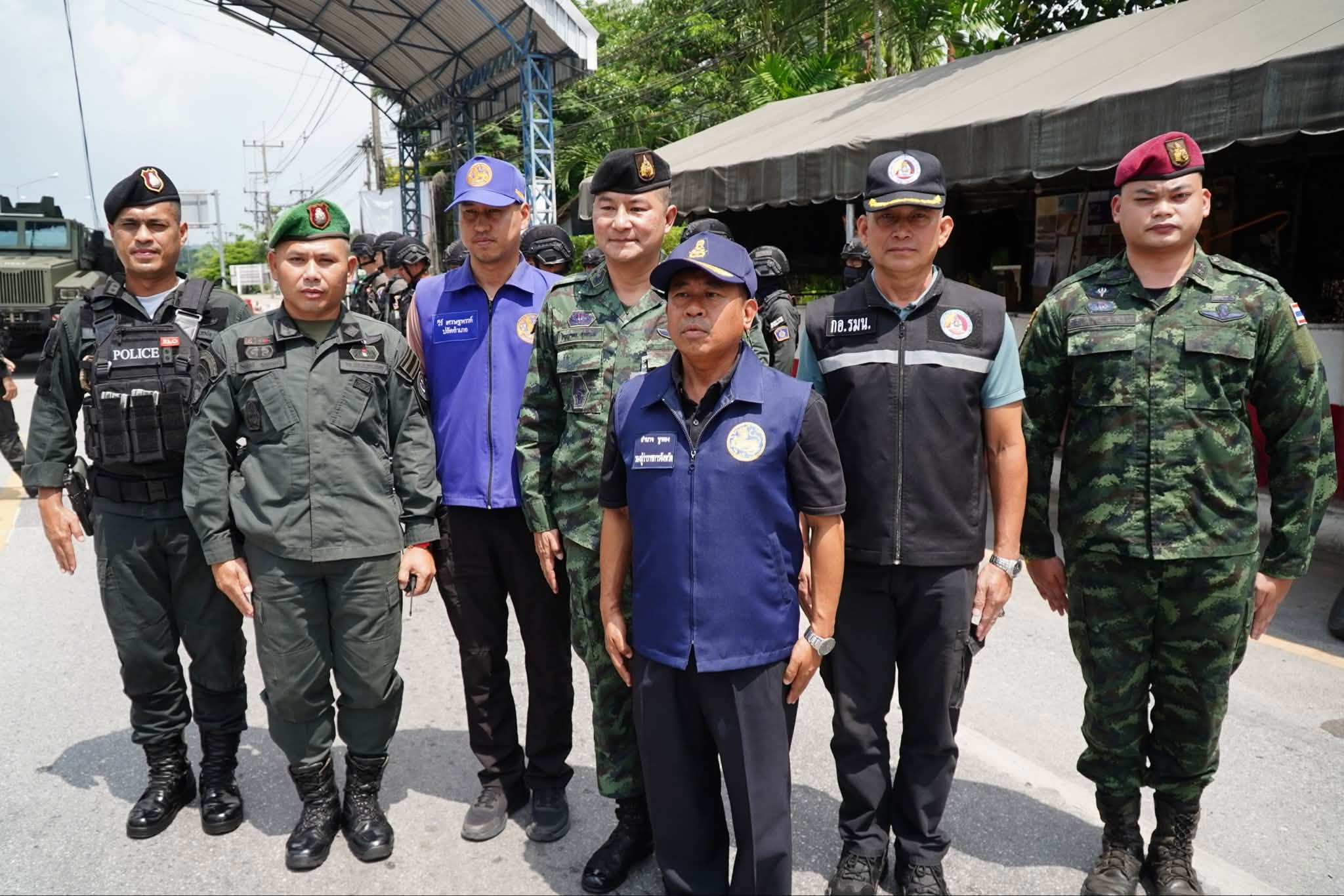 รองผู้ว่ายะลา ร่วม 3 ฝ่าย ตรวจเยี่ยมจุดตรวจความมั่นคงเส้นทางเข้าเมืองยะลา คุมเข้มพื้นที่เมืองเศรษฐกิจ กำชับการปฏิบัติของเจ้าหน้าที่